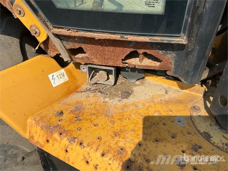 CAT 420F Backhoe loaders