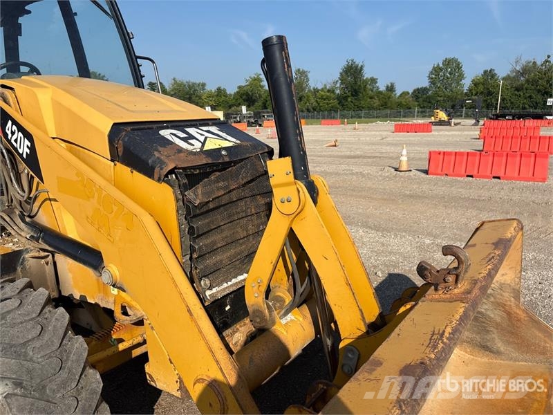 CAT 420F Backhoe loaders