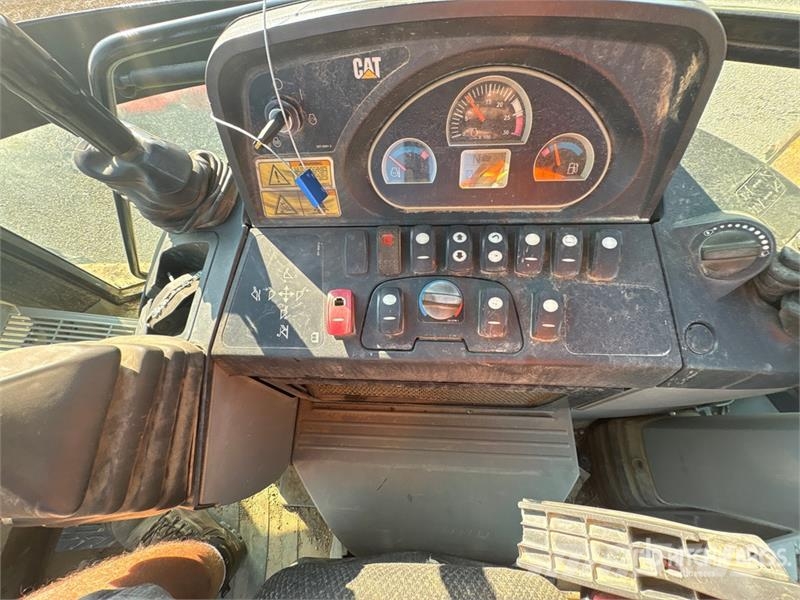 CAT 420F Backhoe loaders