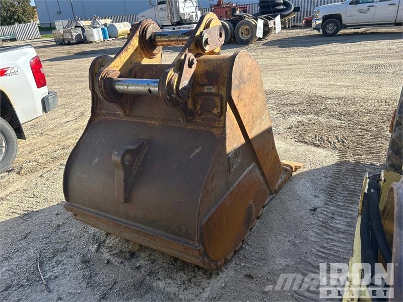 CAT 44 in Digging Excavator Bucket Buckets