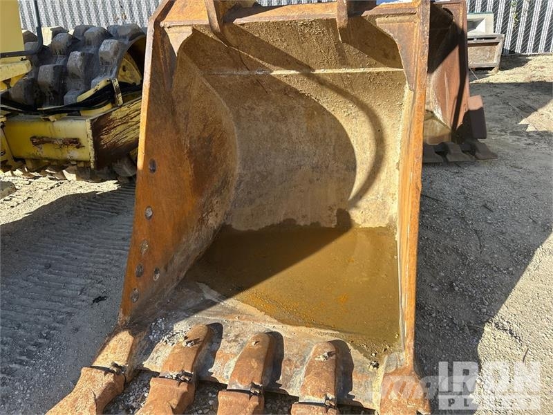 CAT 44 in Digging Excavator Bucket Buckets