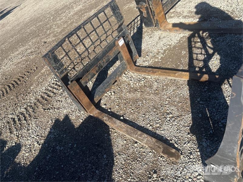 CAT 48 in Skid Steer Forks 叉子