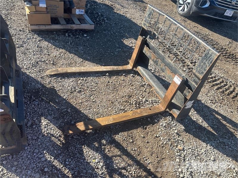 CAT 48 in Skid Steer Forks 叉子