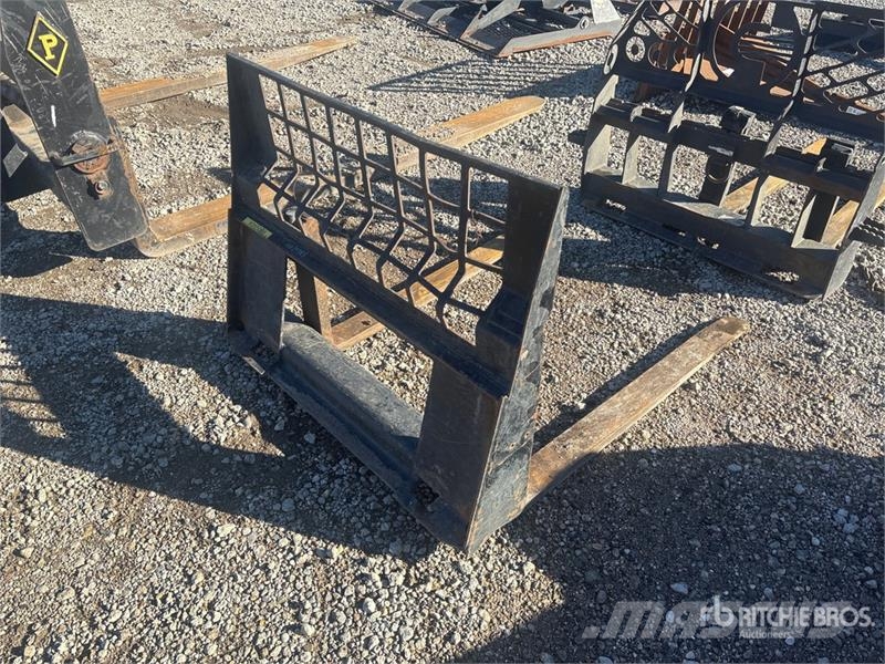 CAT 48 in Skid Steer Forks 叉子