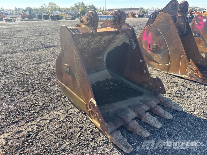 CAT 52 in Excavator Bucket Kašike / Korpe