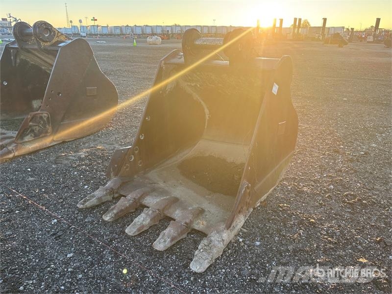 CAT 52 in Excavator Bucket Buckets