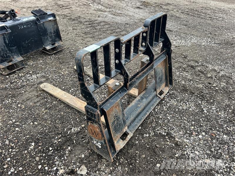 CAT 532-7816 47 in Skid Steer Forks 지게차