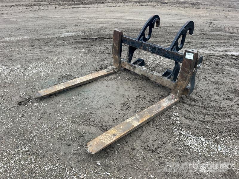CAT 532-8222 60 in Q/C Wheel Loader Forks - Fits Cat 9 شوكات