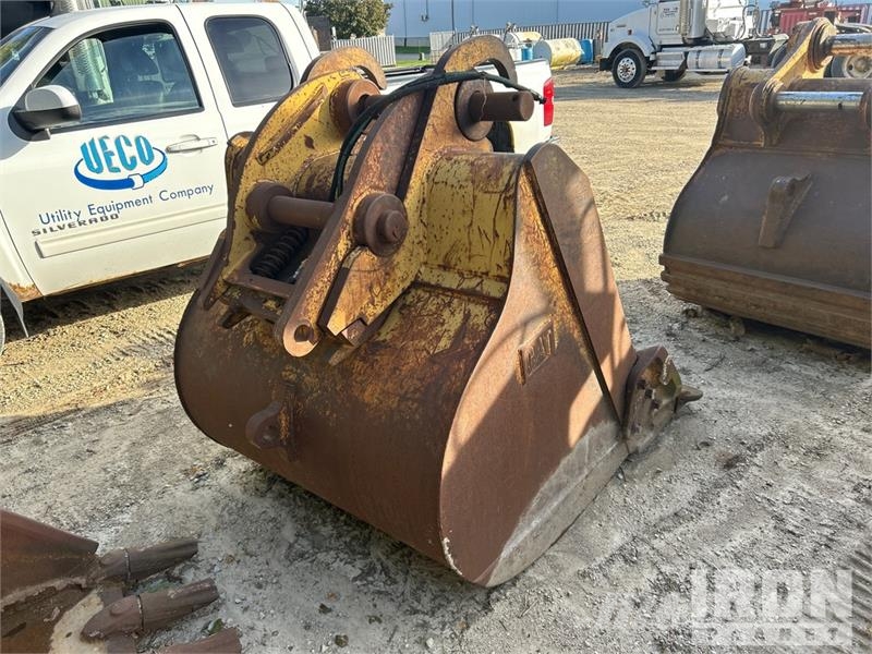 CAT 54 in Q/C Digging With hydraulic quick attachment Buckets
