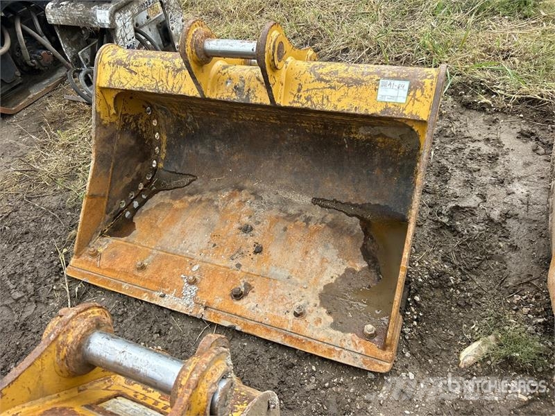 CAT 60 in Cleanup Excavator Bucket Godet
