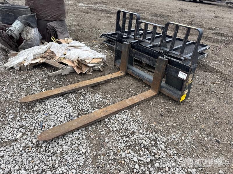 CAT 60 in Skid Steer Forks Vilice