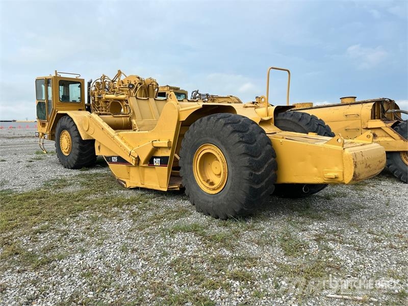 CAT 621F Földnyesők (szkréperek)