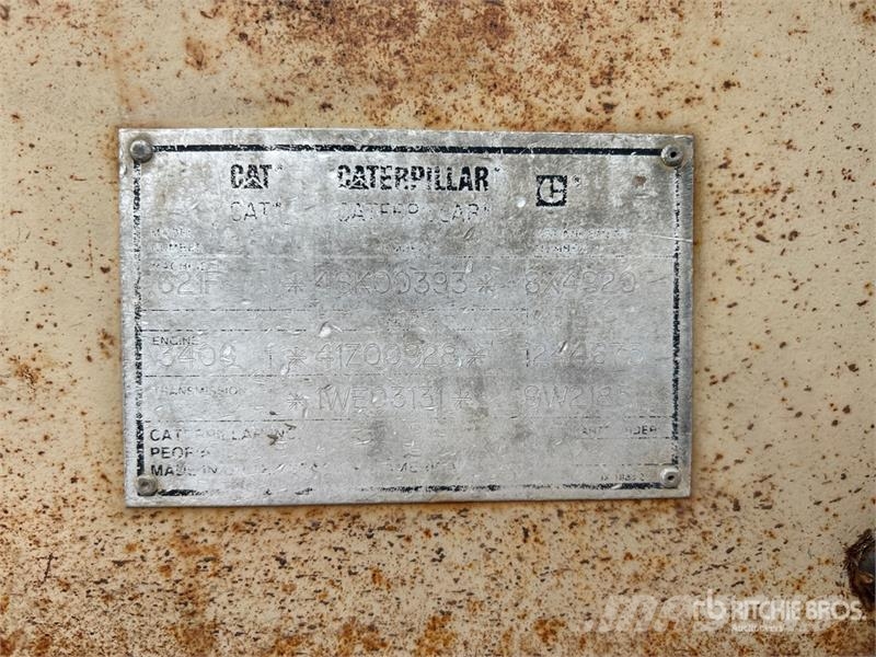 CAT 621F Földnyesők (szkréperek)