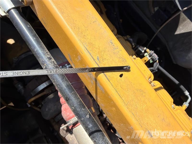 CAT 637K Motor Scraper Kaabitsad