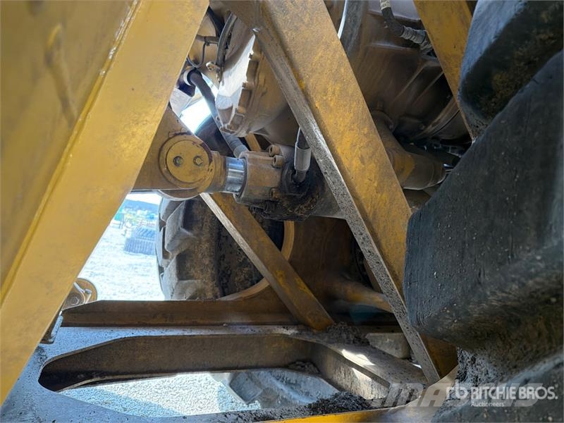 CAT 637K Motor Scraper كاشطات