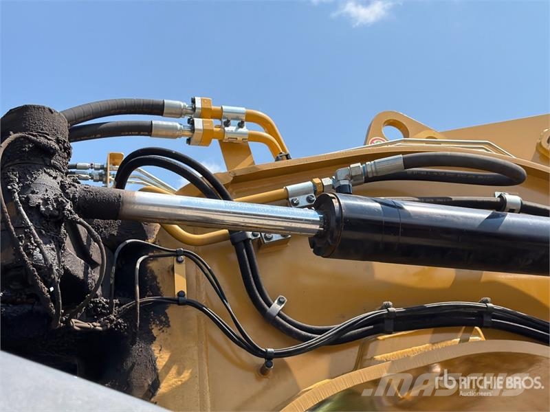 CAT 637K Motor Scraper Kaabitsad