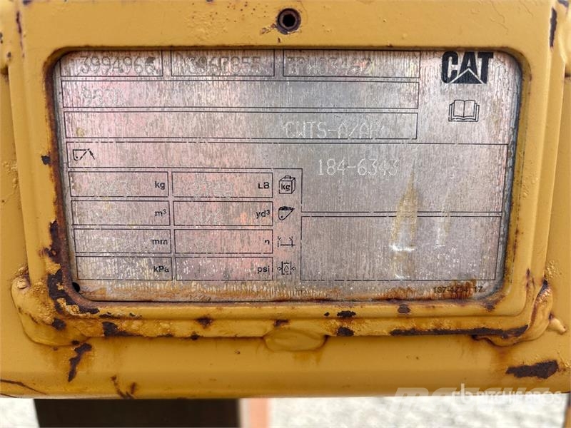 CAT 72 in Wheel Loader Forks - Fits Cat 953D Vilice