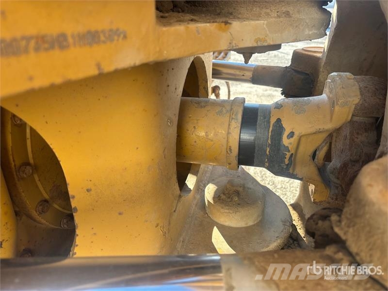 CAT 735 Articulated Haulers