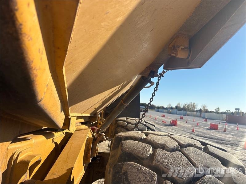 CAT 735 Articulated Haulers