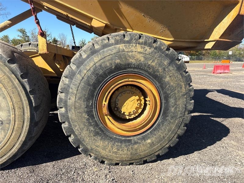 CAT 740 Caminhão basculante articulado ADT
