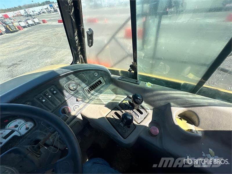 CAT 740 Caminhão basculante articulado ADT