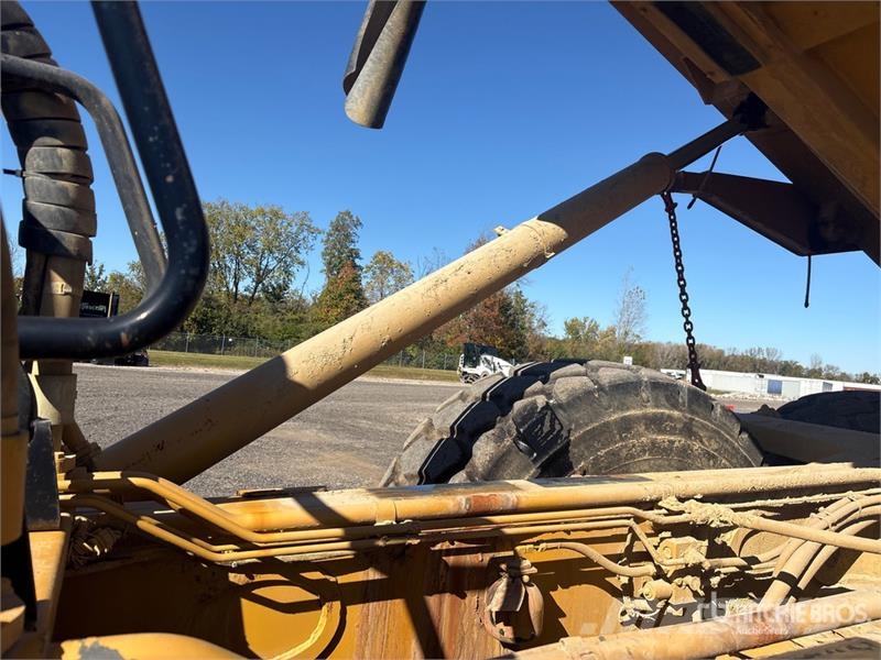 CAT 740 Caminhão basculante articulado ADT
