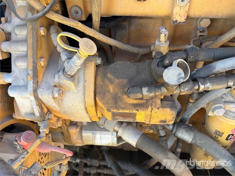 CAT 740 Caminhão basculante articulado ADT