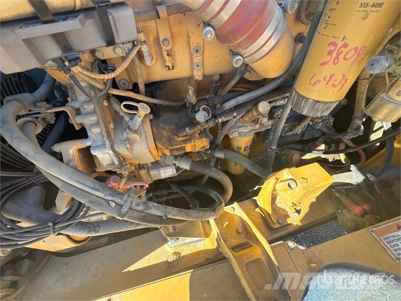 CAT 740 Caminhão basculante articulado ADT