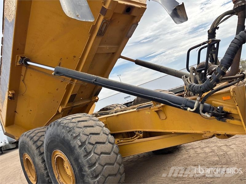CAT 745C 鉸接式起吊車