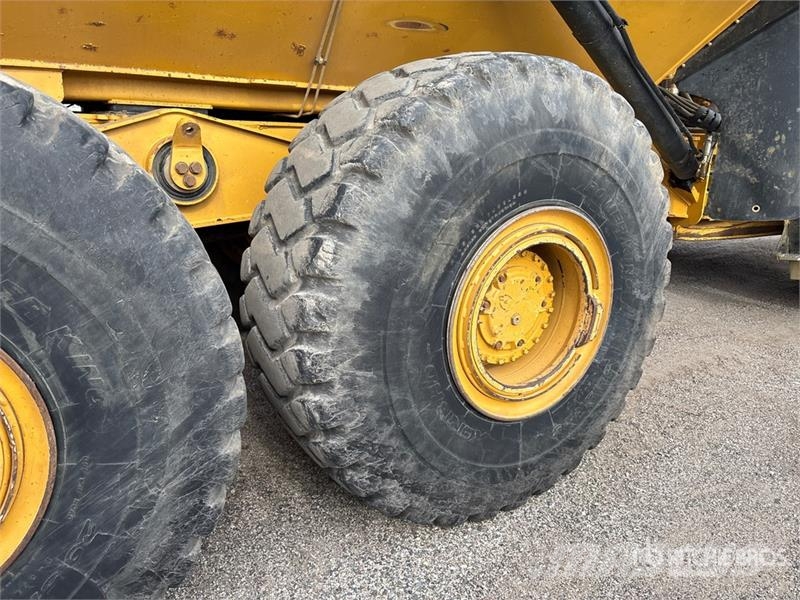 CAT 745C 鉸接式起吊車