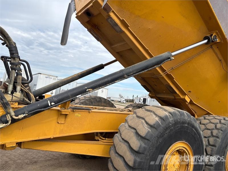 CAT 745C 鉸接式起吊車