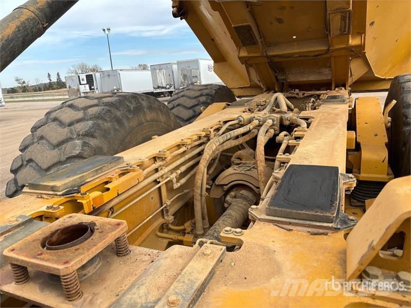 CAT 745C 鉸接式起吊車