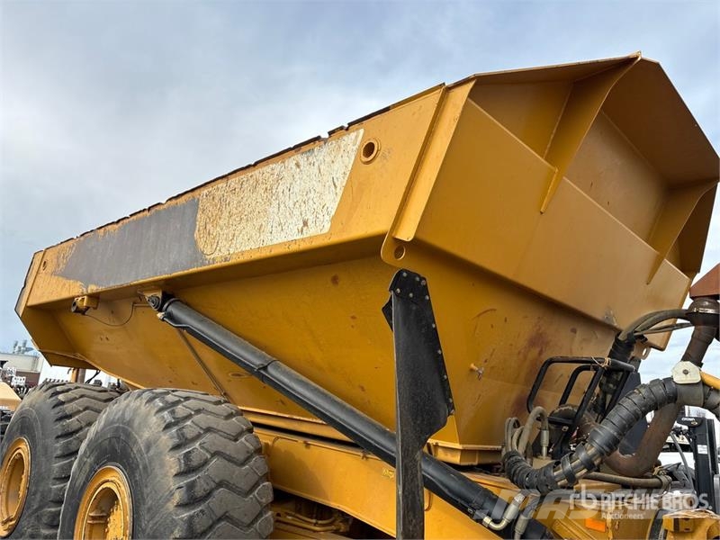 CAT 745C 鉸接式起吊車