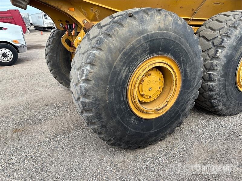 CAT 745C 鉸接式起吊車