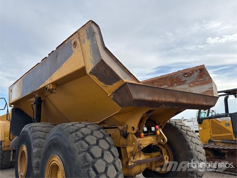 CAT 745C 鉸接式起吊車