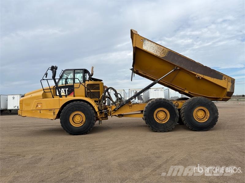 CAT 745C 鉸接式起吊車