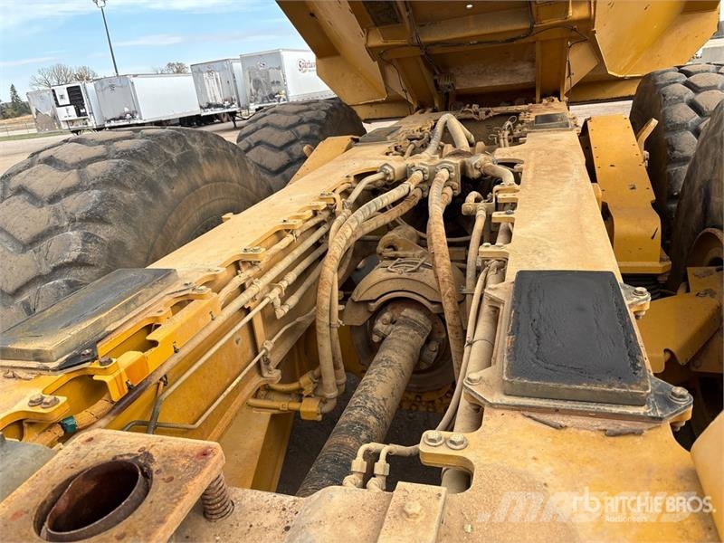 CAT 745C 鉸接式起吊車