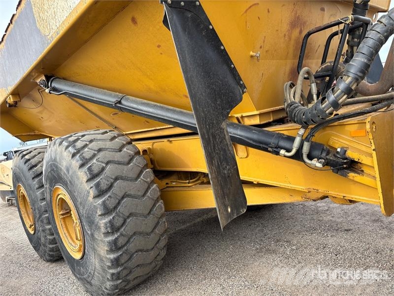 CAT 745C 鉸接式起吊車