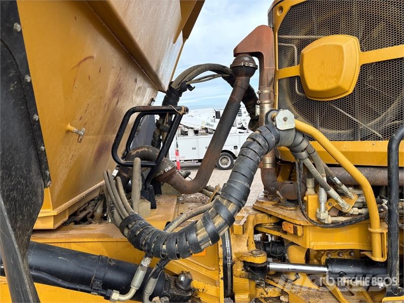 CAT 745C 鉸接式起吊車