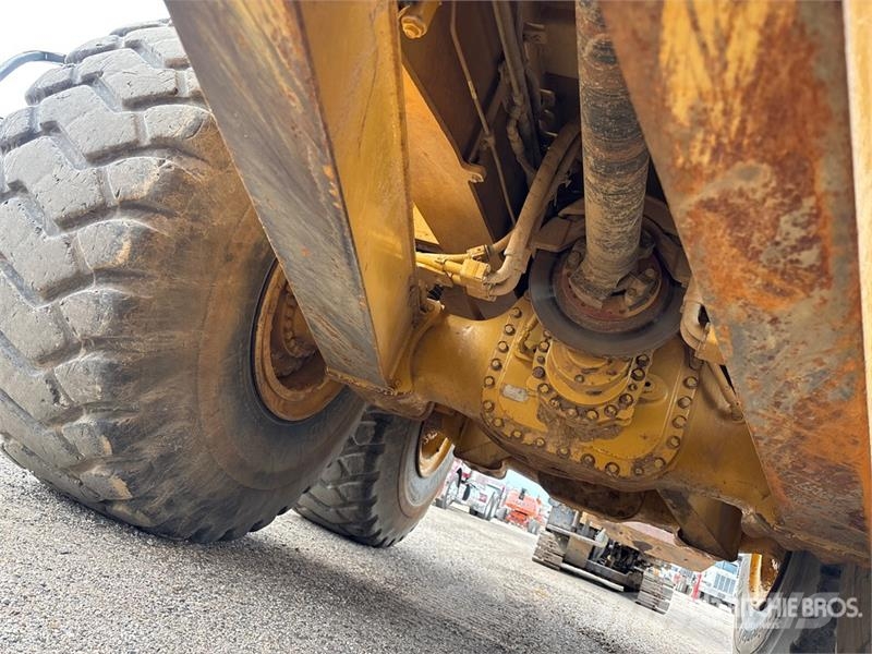 CAT 745C 鉸接式起吊車