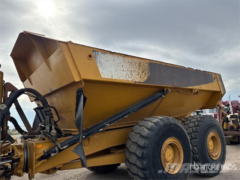 CAT 745C 鉸接式起吊車