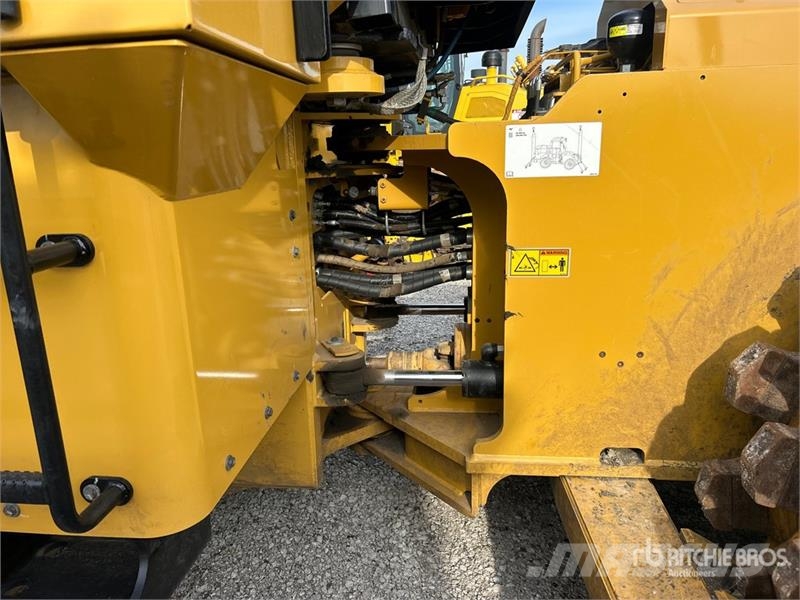 CAT 815 Soil compactors