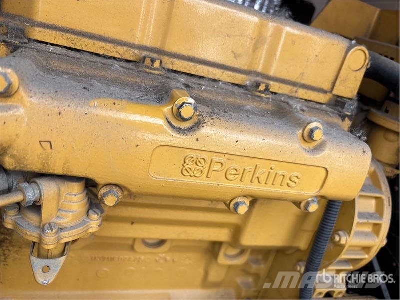 CAT 903 Skid-Mounted Generator Set مولدات ديزل