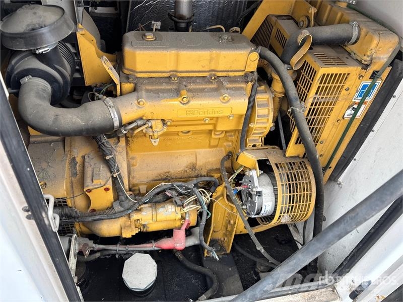 CAT 903 Skid-Mounted Generator Set مولدات ديزل