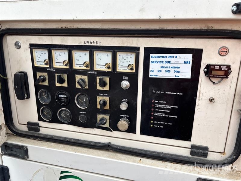 CAT 903 Skid-Mounted Generator Set مولدات ديزل