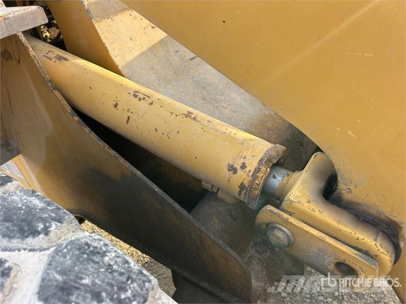 CAT 924F Фронтальні навантажувачі