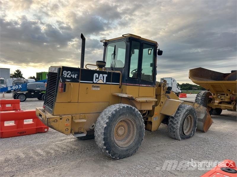 CAT 924F Фронтальні навантажувачі