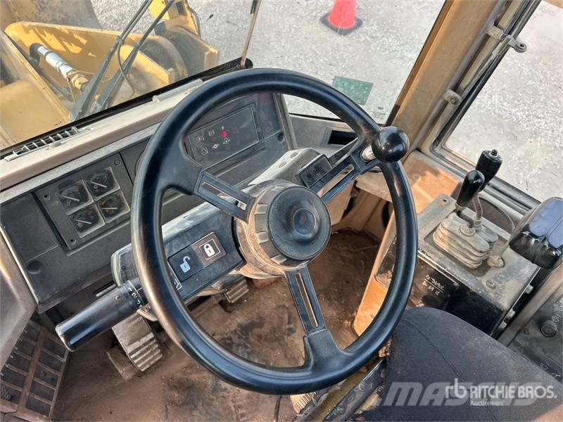 CAT 924F Фронтальні навантажувачі