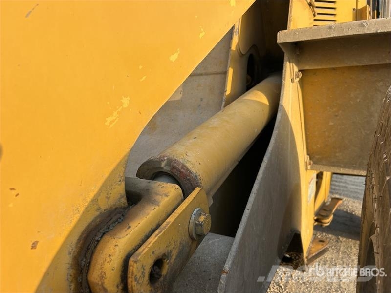 CAT 924F Фронтальні навантажувачі