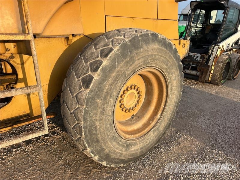 CAT 924F Фронтальні навантажувачі